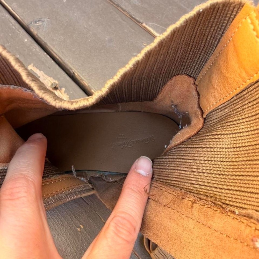 Tan suede Chelsea boots with chunky sole. - Picture 6 of 7